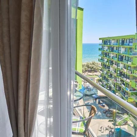 Apartment 7 Waves Studio-spa N Pools Beach Navodari
