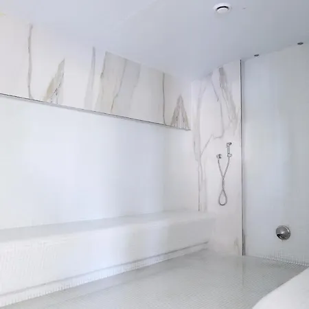 7 Waves Studio-spa N Pools Beach Apartament *
